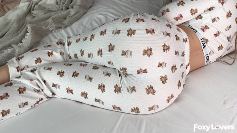 [pov] Cute Girlfriend in Pajamas - Fat Pussy Lips Grip My Thick Cock Then Cum on Ass 4K
