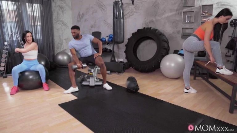 Momxxx - Interracial Threesome with Gym MILF