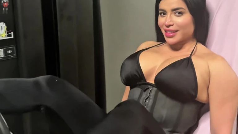 Your Favorite Latina Play in the Gym