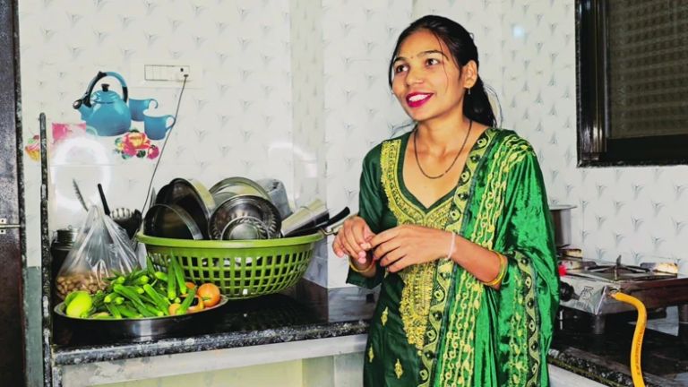 Desi Indian Girl Calls Me in Her Kitchen, She Gets Very Hot Then Audio Sex