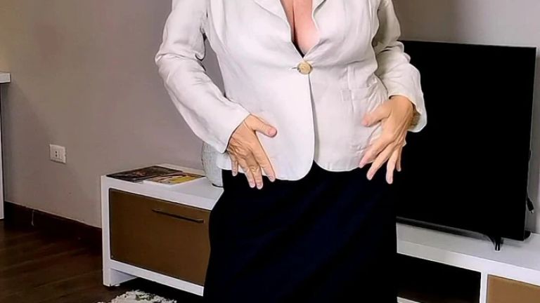 Boss’s Invitation: Black Heels, Power & Desire (pov)
