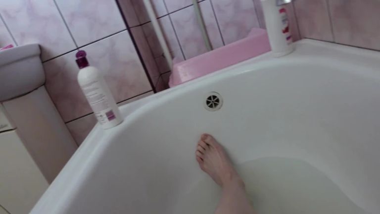 I'm Taking a Bath in My Bathtub