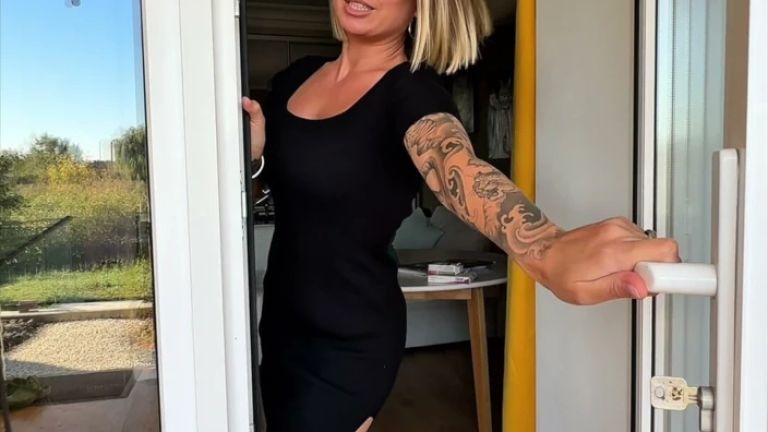 I’m Having a Bit of Fun with My Pussy Whilst My Husband’s at Work