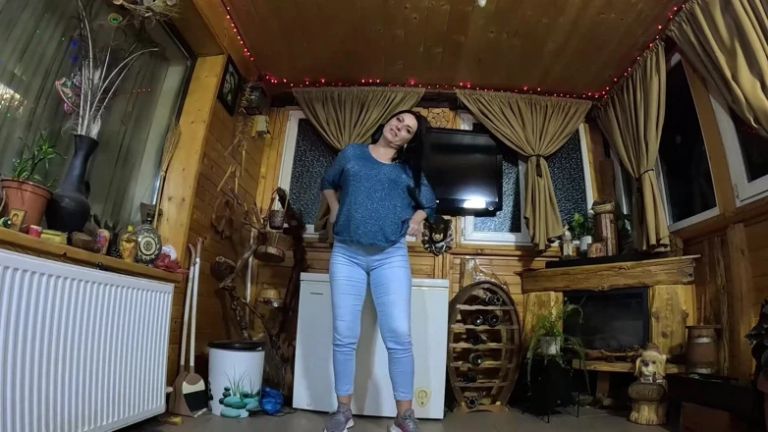 Cameltoe MILF Twerks in Jeans - Blowjob & Cum All Over My Puffy Jacket 334