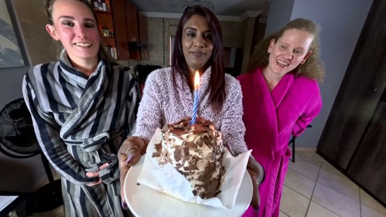 Best Birthday Gift! Three Girls Sucking My Cock, FFFM Foursome!