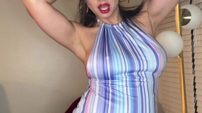 Egyptian MILF Sasha Pearl in Bellydancing Striptease