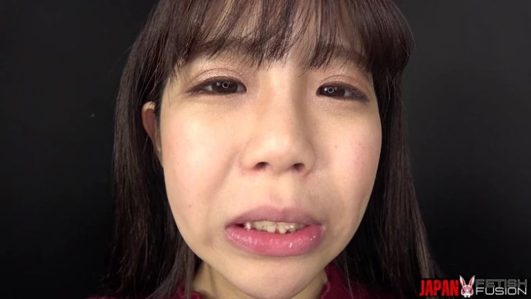 Fuu Natsuhi Chews Various Foods with Her Mouth Open for Your Delight