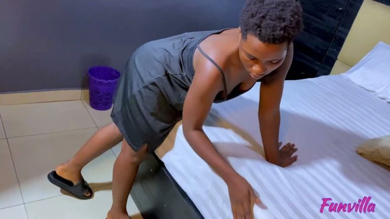 Ebony House Help Got a Taste of Her Boss’s Long Dick Before Wife Returns