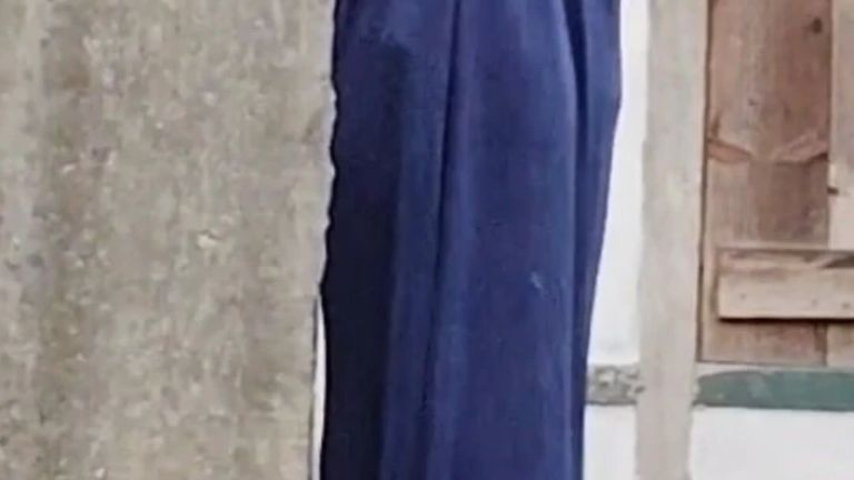 Village Bhabhi Sonali Fucked on the Road