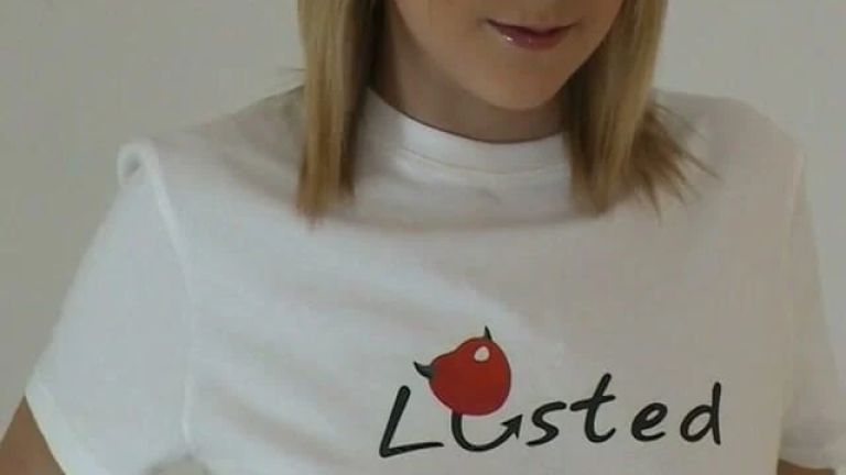 Blonde Horny Babe Gives Her Pussy This Lust Boost