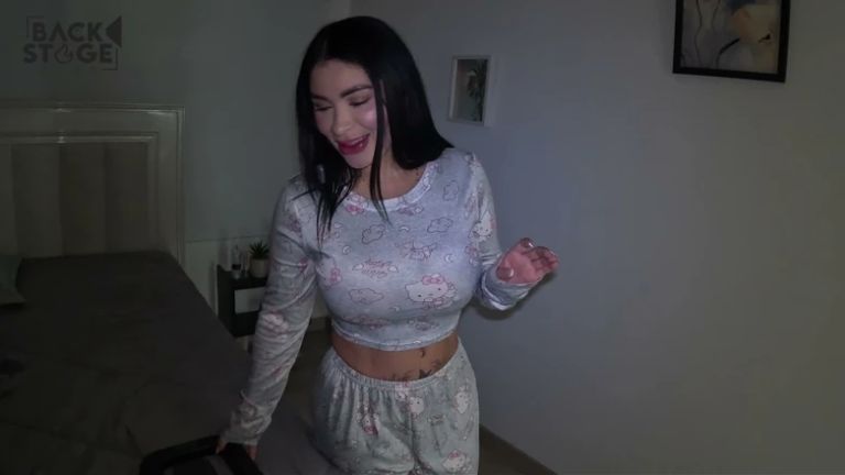 Behind the Scenes: After His Huge Cock Got Into My Pink Pussy, I Got Wet All Over the Night in the Middle of the Night