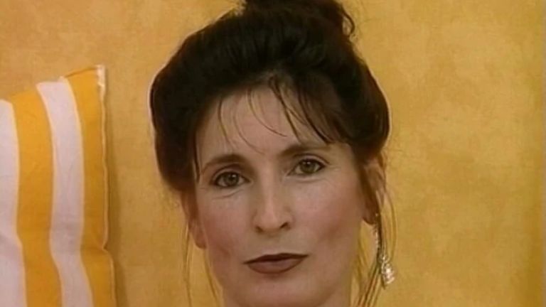Mature Julia Has Multiple Orgasms During the Casting