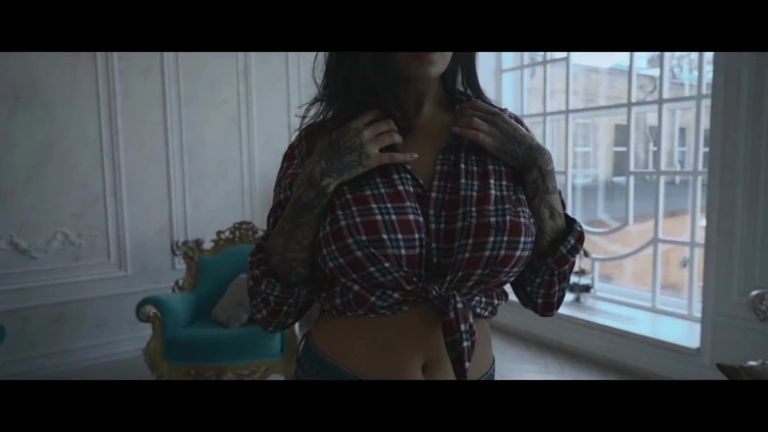 Sanktor Curvy Tattooed MILF with Huge Natural Tits Is Teasing